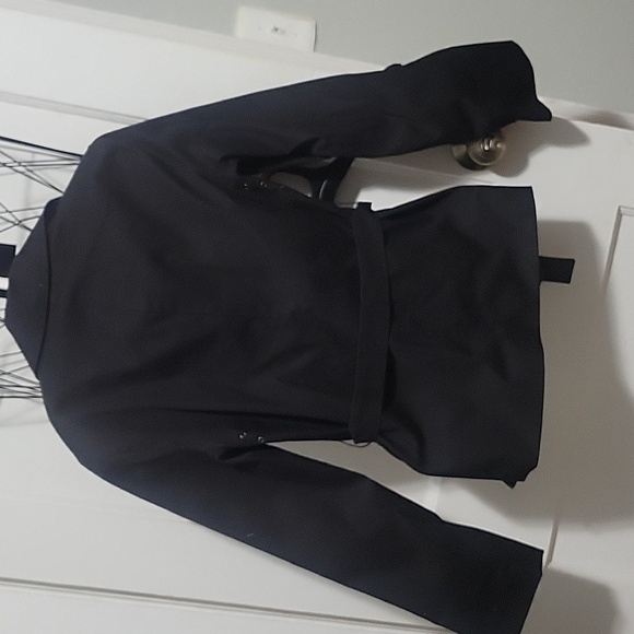 Faconnable women's black light weight jacket.Size XS. Button front. Belt tie. - Picture 2 of 2